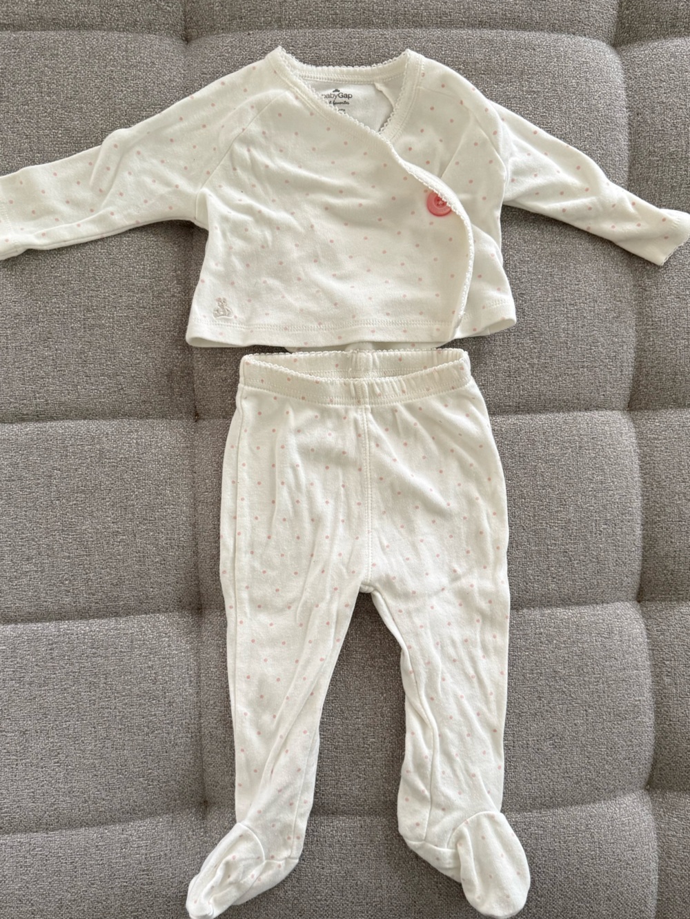 Baby GAP 🍓 Two-Piece Pajama Set Pink Polka Dots (3-6 months) NWOT